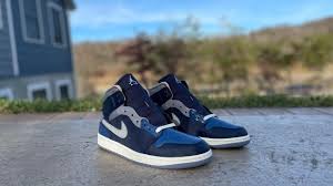 Air Jordan 1 Mid SE Craft Obsidian